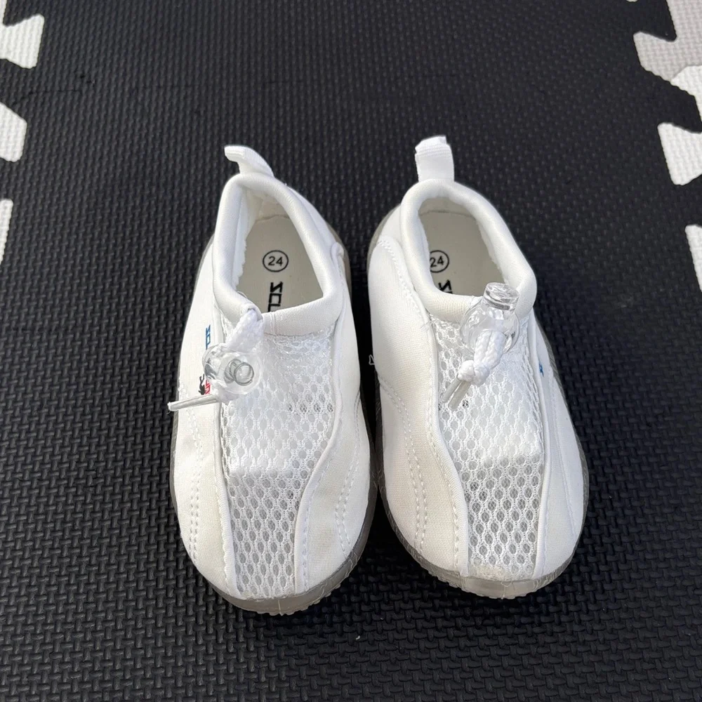 Kids water shoes NWOT